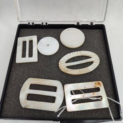 Sale Photo Thumbnail #241: Set Mother-of-Pearl Buckles & Buttons