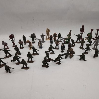 Sale Photo Thumbnail #178: Cast Metal & Composite Figures