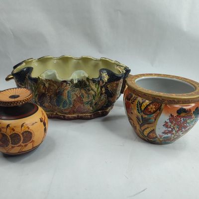 Sale Photo Thumbnail #464: Set 3 Ceramic Vessels, Attic & Moriage
