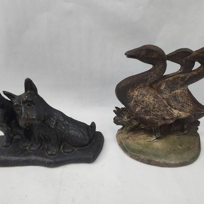 Sale Photo Thumbnail #49: Two Cast Iron Animal Figure Doorstops