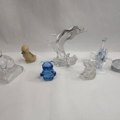 Sale Photo Thumbnail #293: Set Glass Animal Figurines