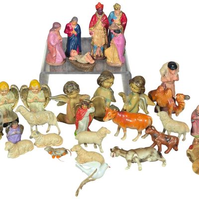 Sale Photo Thumbnail #42: An Assortment of Vintage Italian and Japanese Nativity Figurines