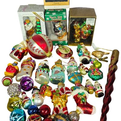 Sale Photo Thumbnail #84: A Collection of Blown Glass Christmas Ornaments and Boxed Collectibles Including Hallmark Keepsake Maxine