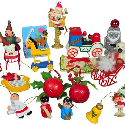 Sale Photo Thumbnail #76: A Collection of Vintage Mid-Century Christmas Ornaments and Holiday Decorations