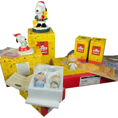 Sale Photo Thumbnail #51: A Collection of Hallmark Peanuts Gallery Figurines Including The Peanutcracker and Nativity Set