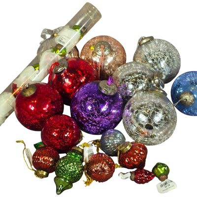 Sale Photo Thumbnail #56: Mercury and Crackle Glass Christmas Ornaments
