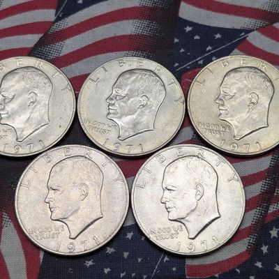 (5) 1971 Eisenhower Dollars