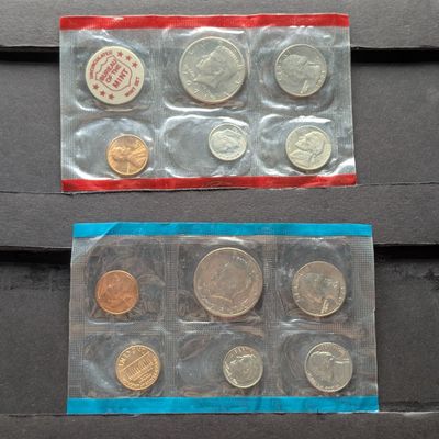 1971 P&D U.S. Uncirculated Mint Set, No Envelope - Includes "S" Mint Mark Cent