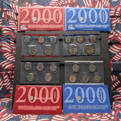 2000-P&D U.S Mint Unc. Coin Sets with State Quarters and Sacagawea Dollar in OGP w/ COA