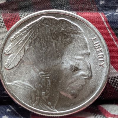 Sale Photo Thumbnail #233: One Troy Oz. .9999 Fine Silver Buffalo/ Indian Head Round
