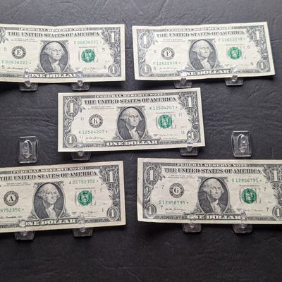 Sale Photo Thumbnail #118: (2) 2013 Series & (3) 2017 Series U.S. $1 Star Notes