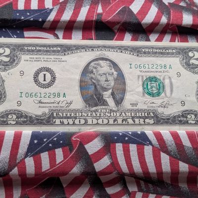Sale Photo Thumbnail #171: 1976 Series U.S. $2 Federal Reserve Note - UNC