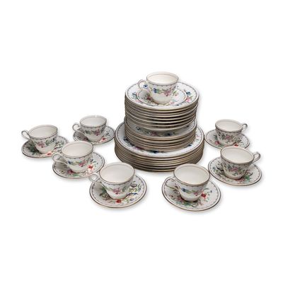 Sale Photo Thumbnail #122: 40pc Aynsley Pembroke Pattern Fine Bone China Table Service