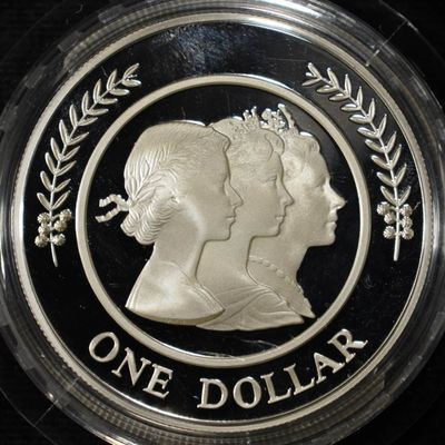 Sale Photo Thumbnail #305: 1999 $1 MAJESTIC IMAGES .999 SILVER PROOF COIN