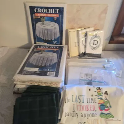 Table And Kitchen Linens NWT 
