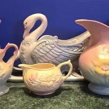 Hull Art Pottery - Dogwood/Wildrose Pattern (1940)