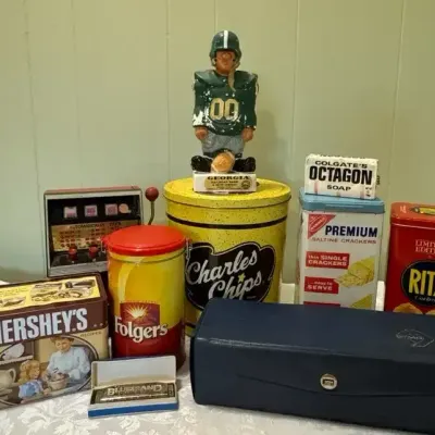 Trip Down Memory Lane - Various Nostalgic Decorative Items