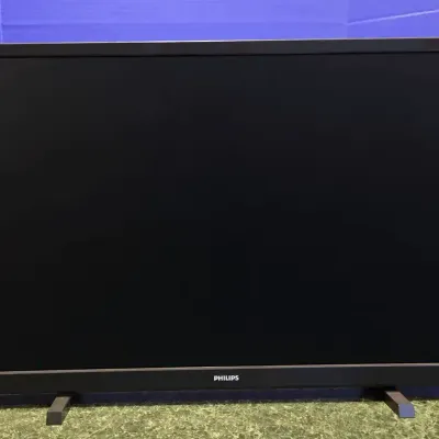 32" Phillips Roku Television (No remote)