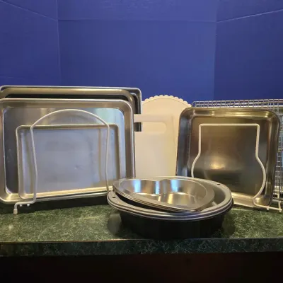 Large Assortment of Bakeware