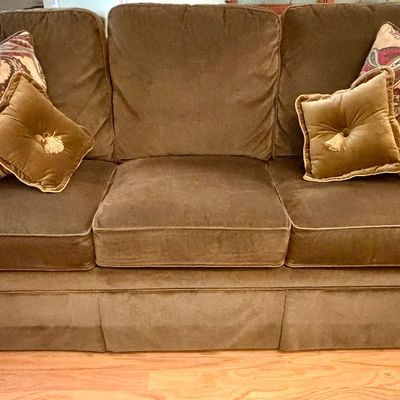 Sale Photo Thumbnail #6: Harmony House Sofa 