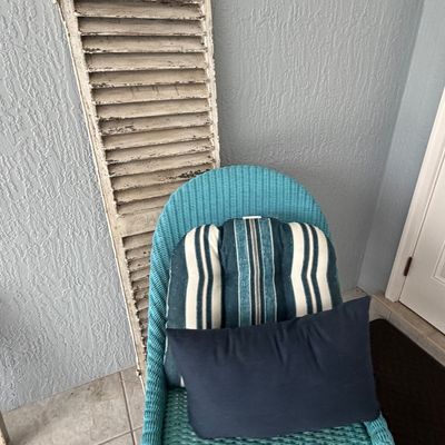 Sale Photo Thumbnail #44: Chippy Paint Shutters