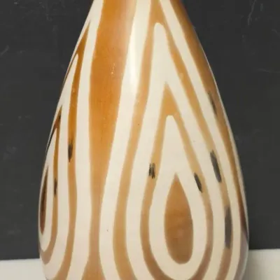 Henry Carmen Chulucanas Peru Pottery Vase, Teardrop Form