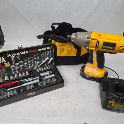 DeWalt DW059 1/2 Inch 18-Volt Cordless Impact Wrench w/ Sockets