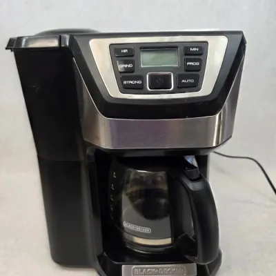 Sale Photo Thumbnail #114: Black and Decker 12-Cup Mill and Brew Coffeemaker