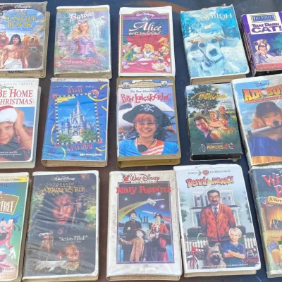 Sale Photo Thumbnail #147: 15 VHS Tapes - Disney, Warner Bros & More