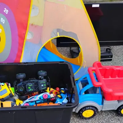 Children's Toy Bundle with Play Tents and Toy Truck