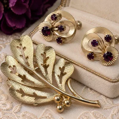 Vintage Plum Purple Rhinestone Screwback Earrings & Gold-Tone Oak Leaf Brooch 3 Pieces - Potterville