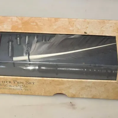 New) Feather Pen Set