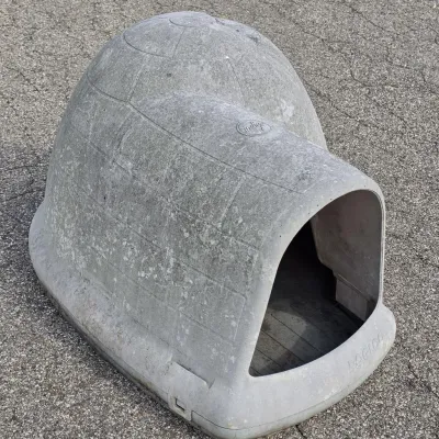 Outdoor Igloo Doghouse
