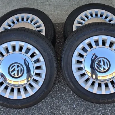 Set of 4 Michelin Winter Tires - 215/55R 17 98H - Low Miles