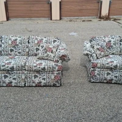 Sale Photo Thumbnail #14: St. James Collection Floral Couch and Loveseat Set