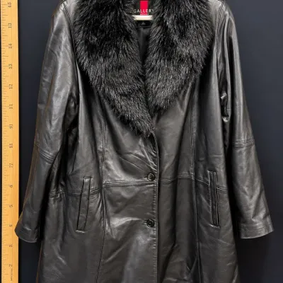 Gallery Women's Black Leather Coat with Plush Fur Collar Button Front Size 1X - Potterville