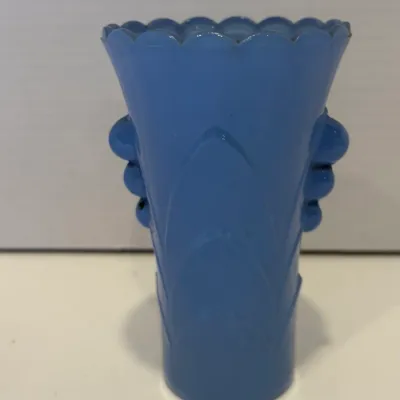 Sale Photo Thumbnail #122: Vintage Anchor Hocking Fire - King Art Deco Flower Vase in Delphite Blue