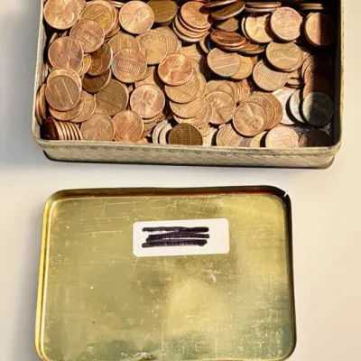 Vintage Pharmacy and Cigar Tins filled with over 500 Unsorted 1900s Lincoln Wheat Cents