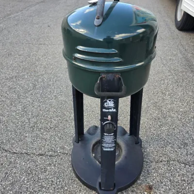 Green Char-Broil Gas Patio Caddie Grill