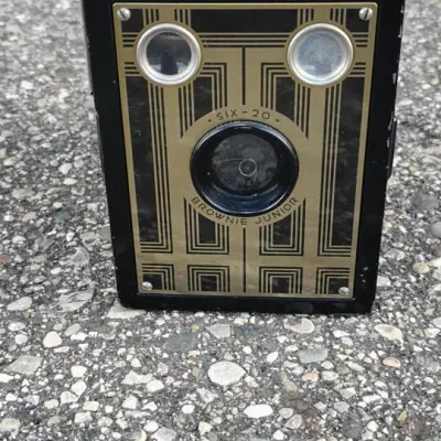 Vintage Brownie Junior Six-20 Box Camera