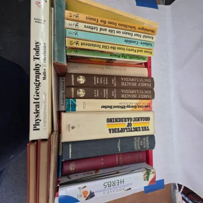 Small Collection of Vintage Encyclopedic Books in Vintage Elias Brothers Tote