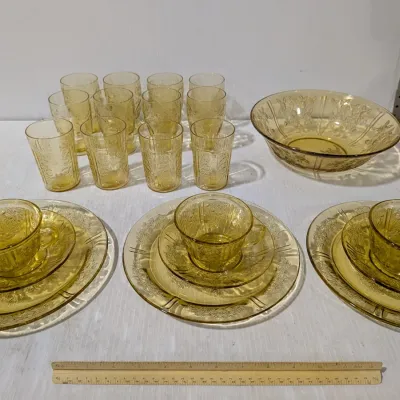 Vintage Set Amber-Yellow Depression Glass, Sharon Embossed Set, Refer To Details & Photos - Estate Sales Warehouse (GR)