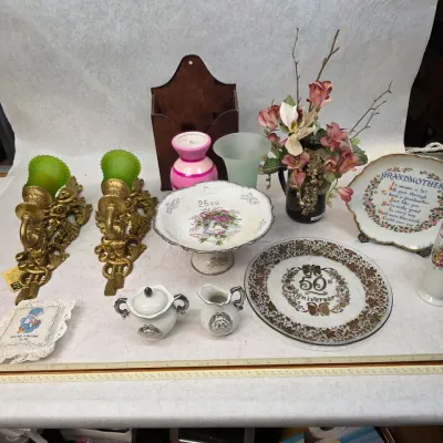 Small Collection of Vintage and Vintage Themed Home Decor