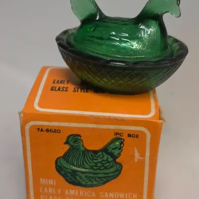 Enesco Mini Green Glass Hen on Nest Covered Dish TA-6620