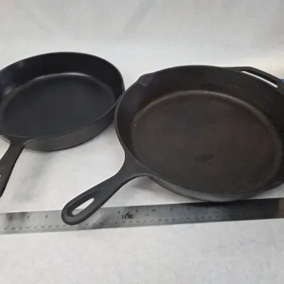 Set of 2 Vintage Cast Iron Pan- 1: Wagner No.8 and 1: Lodge 12"