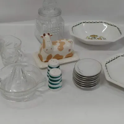 Greenfield by Johnson Brothers - Platter, 2 Vegetable Bowls and Cow Butter Dish, Salt and Pepper...