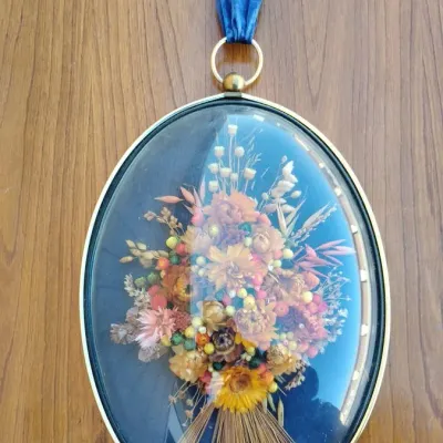 Vintage Oval Floral Wall Hanging with Pressed Flower Arrangement