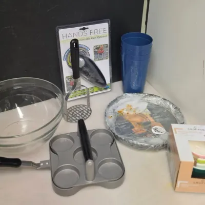 Crofton Mini Mixing Bowl Set and Other Kitchenwares
