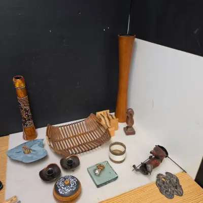 Decor Grouping incl. Dot-Art Wood Vase and Studio Pottery Box