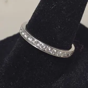 Ladies Platinum Eternity Ring - .93 CTW Diamonds - more photos (1) - Lot 7310857
